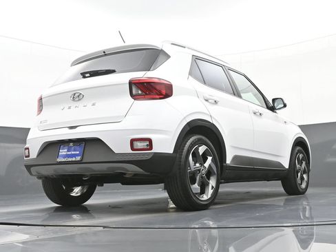 Certified 2024 Hyundai Venue SEL FWD image 39