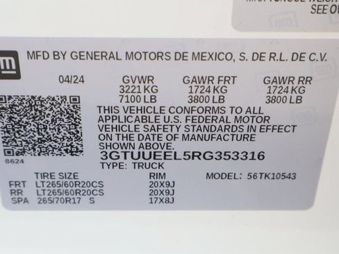 Certified 2024 GMC Sierra 1500 AT4 w/ Technology Package AWD/4WD image 36