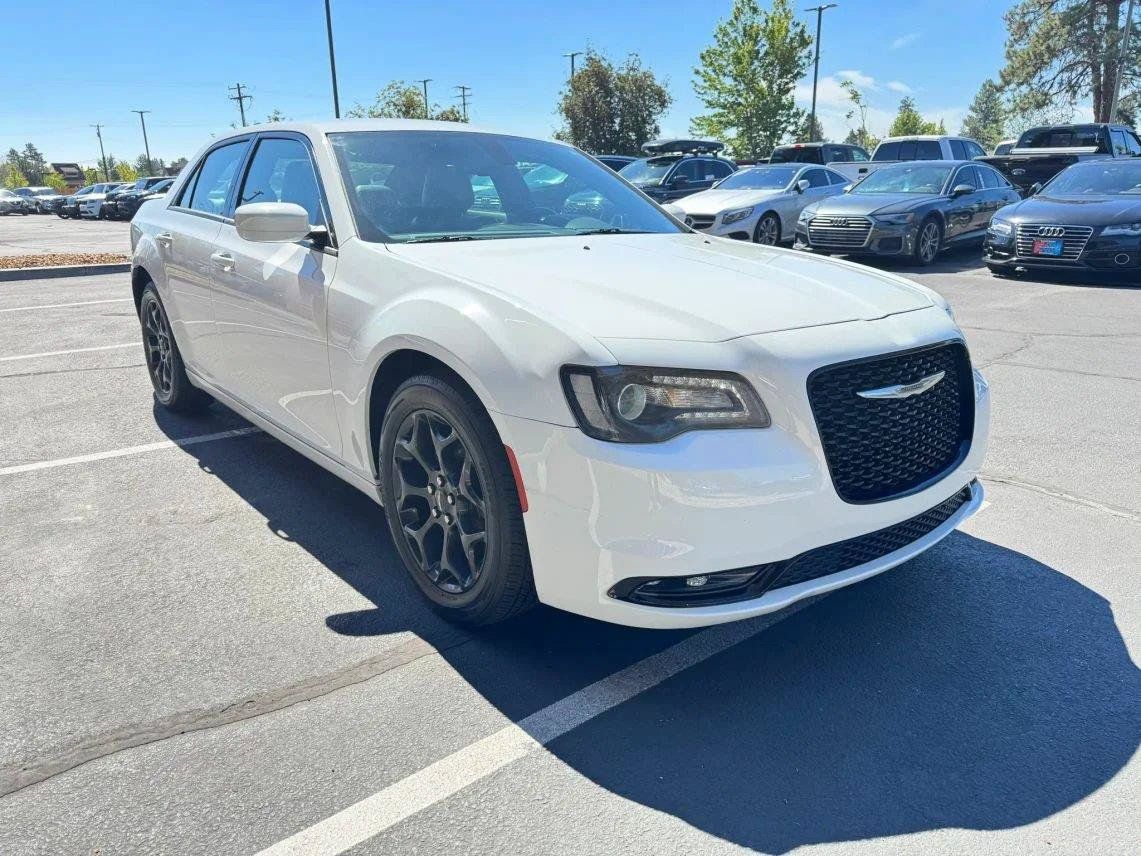 Used 2019 Chrysler 300 S AWD/4WD image 7