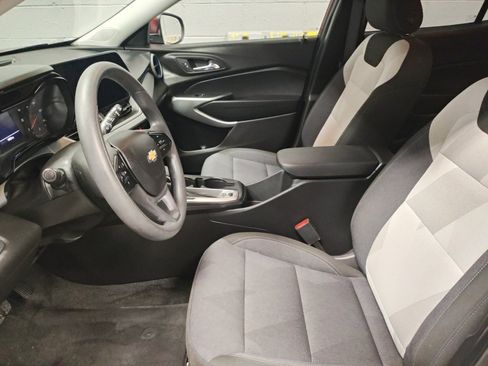 Used 2024 Chevrolet Trax LS w/ LS Convenience Package image 23