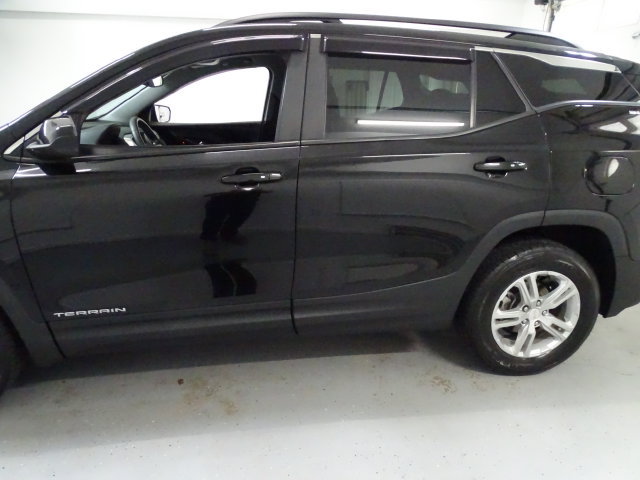 Used 2022 GMC Terrain SLE w/ Driver Convenience Package AWD/4WD image 17