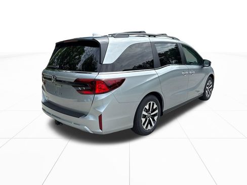 Certified 2026 Honda Odyssey EX-L image 9