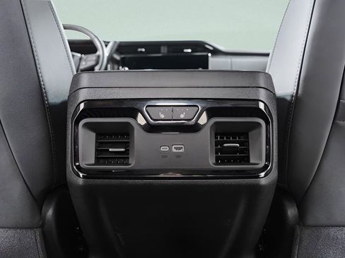 Used 2025 GMC Sierra 2500 AT4 w/ AT4 Premium Plus Package AWD/4WD image 31
