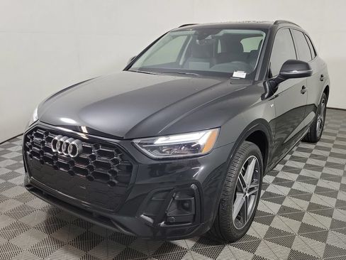 Used 2023 Audi Q5 e Premium Plus w/ Premium Plus Package AWD/4WD image 3