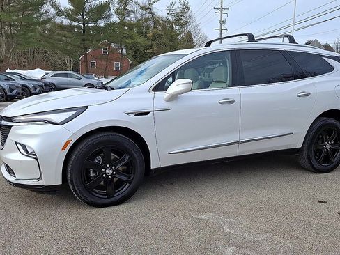 Certified 2024 Buick Enclave Essence w/ Experience Buick Package image 5