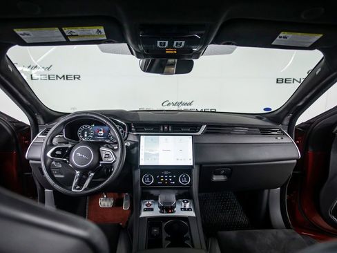 Used 2021 Jaguar F-PACE SVR image 27