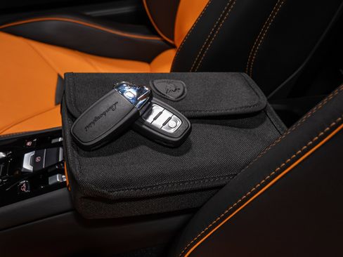Used 2021 Lamborghini Huracan EVO RWD image 83