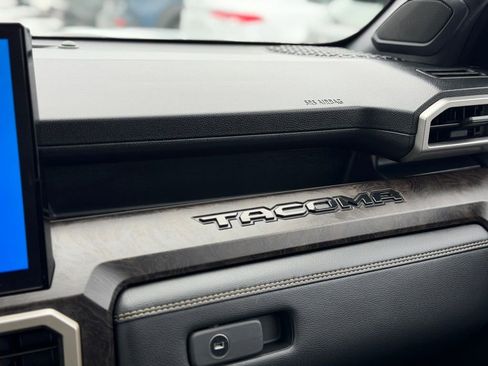 Used 2025 Toyota Tacoma Limited image 23