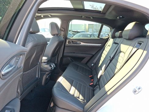 Used 2024 Alfa Romeo Stelvio Veloce image 10
