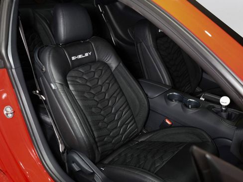 Used 2025 Ford Mustang GT Premium w/ GT Performance Package RWD image 6