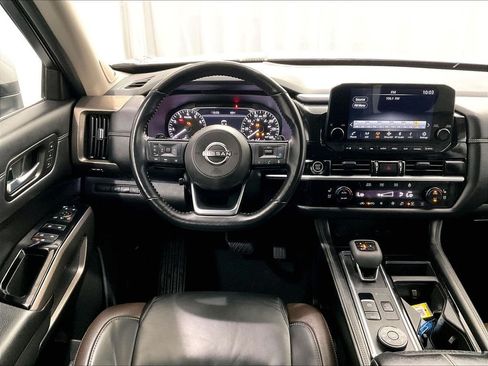 Used 2023 Nissan Pathfinder Platinum AWD/4WD image 18