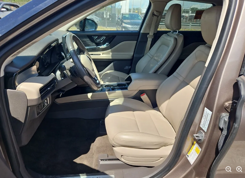 Used 2021 Lincoln Corsair AWD w/ Equipment Group 101A image 8