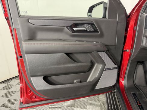 New 2026 GMC Yukon AT4 Ultimate w/ LPO, Floor Liner Package AWD/4WD image 8