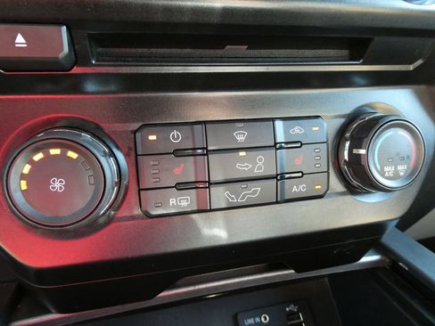 Used 2015 Ford F150 XLT w/ Equipment Group 302A Luxury AWD/4WD image 29