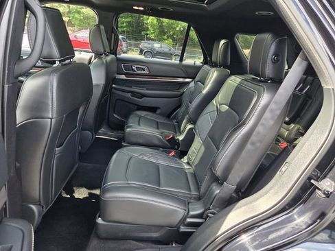Used 2018 Ford Explorer Platinum AWD/4WD image 10