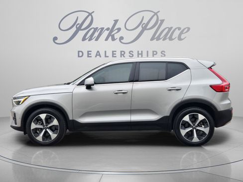 Used 2023 Volvo XC40 B5 Plus w/ Protection Package Premier AWD/4WD image 2
