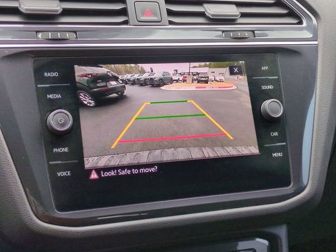 Used 2022 Volkswagen Tiguan SE R-Line image 21