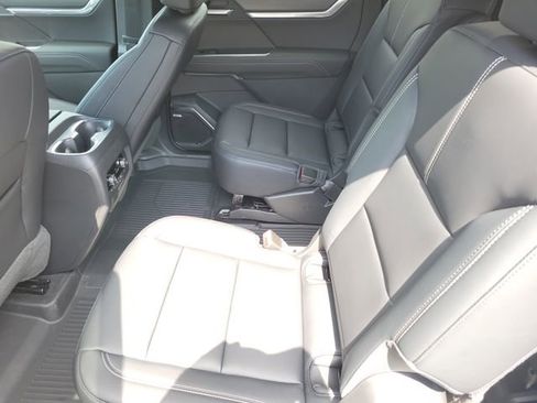 New 2026 GMC Acadia Elevation image 12