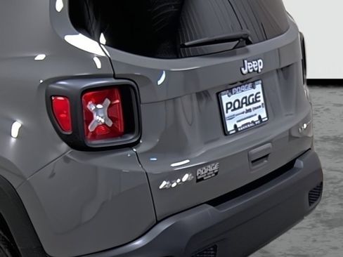 Used 2022 Jeep Renegade Limited w/ Sun, Sound & Wheels Group image 10