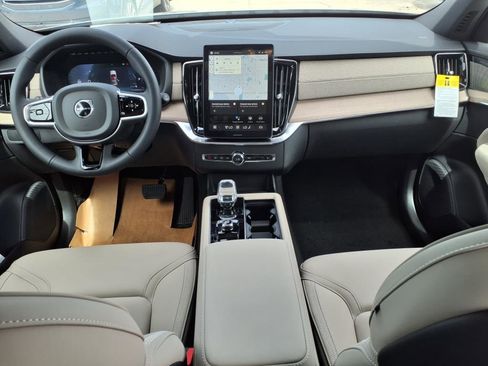 New 2026 Volvo XC90 B6 Plus w/ Protection Package Premier image 11