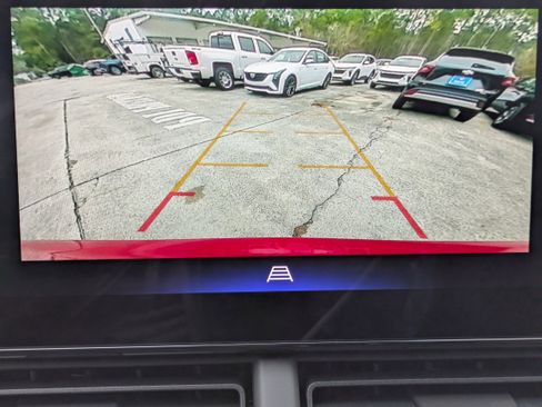 New 2026 Chevrolet Trax LT w/ Sunroof Package FWD image 13
