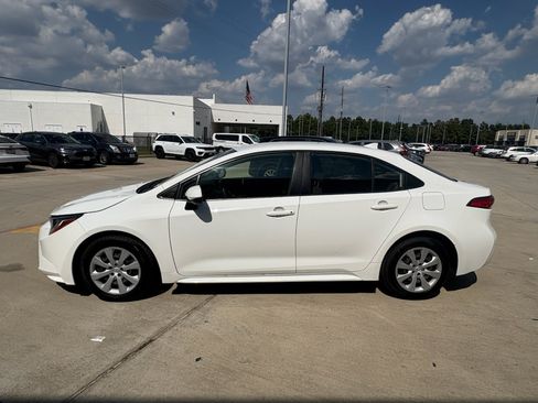 Used 2023 Toyota Corolla LE w/ Carpet Mat Package (TMS) FWD image 5