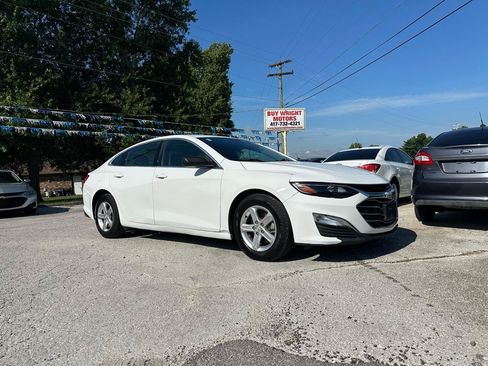 Used 2023 Chevrolet Malibu LS FWD image 2