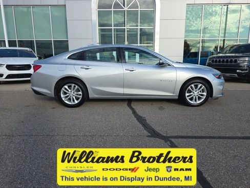 Used 2018 Chevrolet Malibu LT image 4