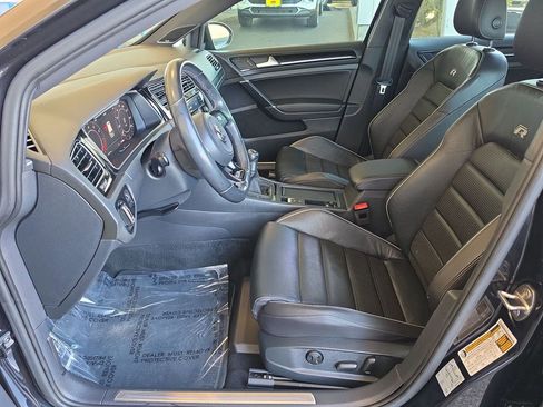 Used 2019 Volkswagen Golf R 4-Door image 22