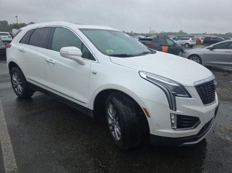 Used 2022 Cadillac XT5 Premium Luxury w/ Technology Package AWD/4WD image 2