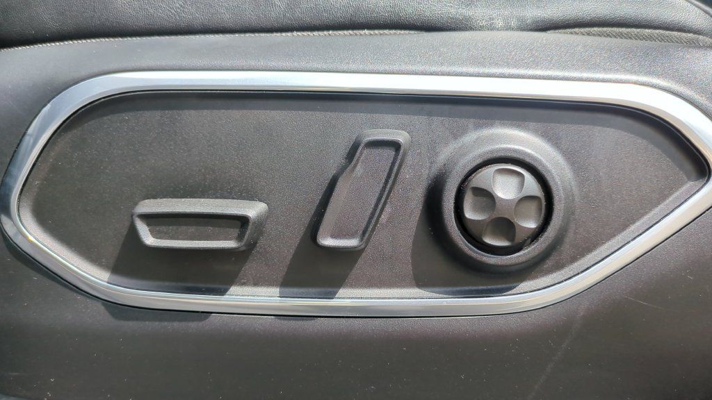 Used 2023 Jeep Wagoneer Series II AWD/4WD image 16