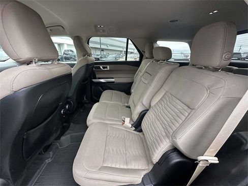 Used 2020 Ford Explorer XLT w/ Comfort Package image 16