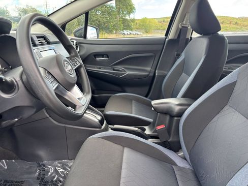 Used 2025 Nissan Versa SV FWD image 21