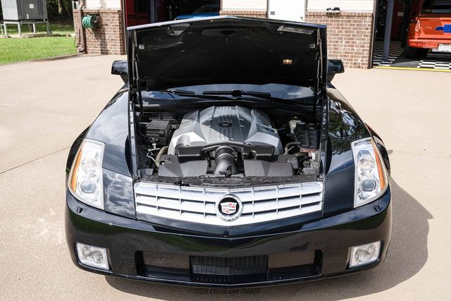 Used 2006 Cadillac XLR RWD image 24