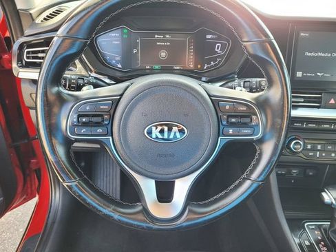 Used 2020 Kia Niro EX FWD image 19