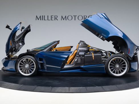 Used 2017 Pagani Huayra RWD image 8