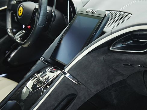 Used 2023 Ferrari Roma image 34