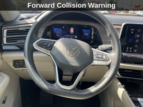 Used 2024 Volkswagen Atlas SEL AWD/4WD image 19