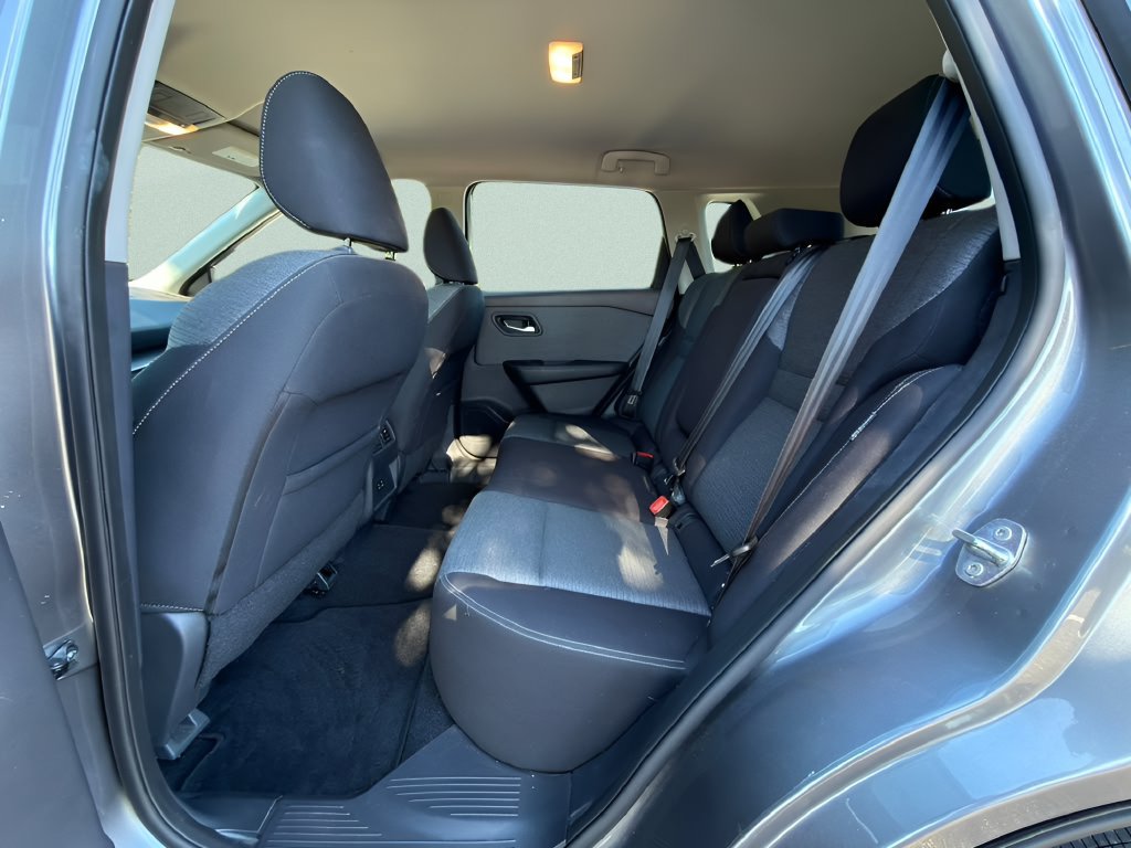 Used 2021 Nissan Rogue SV AWD/4WD image 22