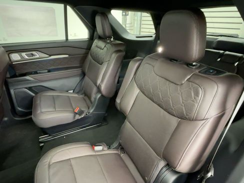 New 2026 Ford Explorer Platinum w/ LUX Leather Package image 28