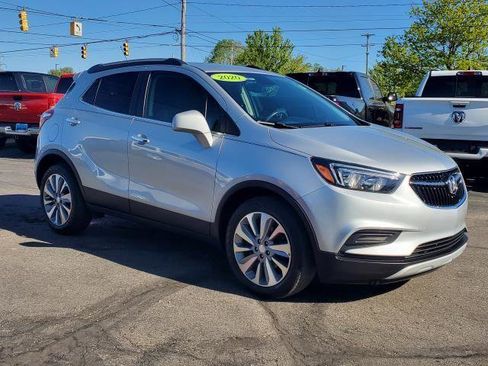 Used 2020 Buick Encore Preferred FWD image 2