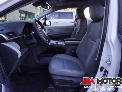 Used 2023 Toyota Sienna XLE image 59