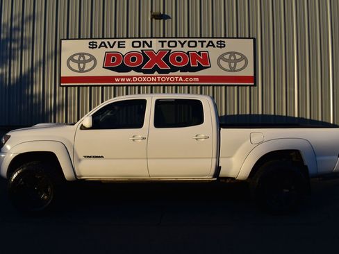Used 2011 Toyota Tacoma 4x4 Double Cab image 4