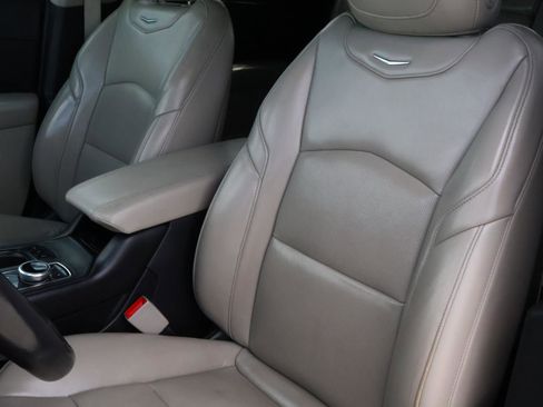Used 2019 Cadillac XT4 Premium Luxury image 17