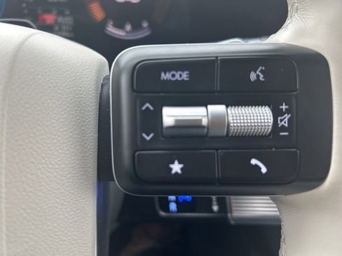 Used 2025 Hyundai Santa Fe SEL image 22