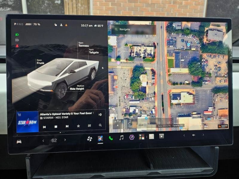 Used 2024 Tesla Cybertruck AWD Crew Cab image 43