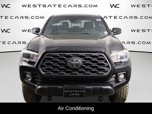 Used 2020 Toyota Tacoma TRD Off-Road image 2