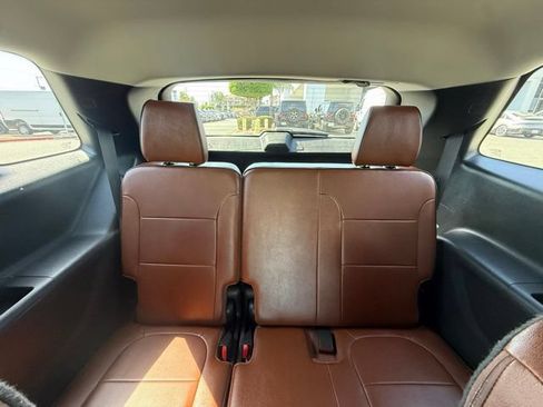 Used 2018 Chevrolet Traverse High Country w/ LPO, Cargo Package AWD/4WD image 15