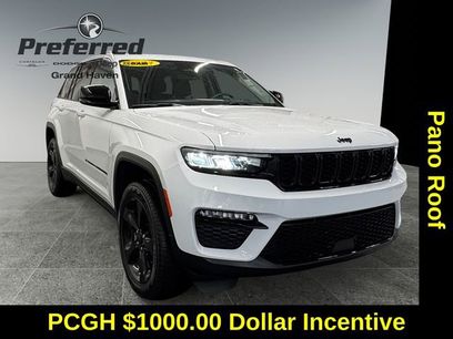 Used 2023 Jeep Grand Cherokee Limited w/ Black Appearance Package