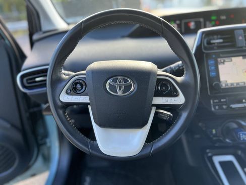 Used 2016 Toyota Prius Four Touring FWD image 19